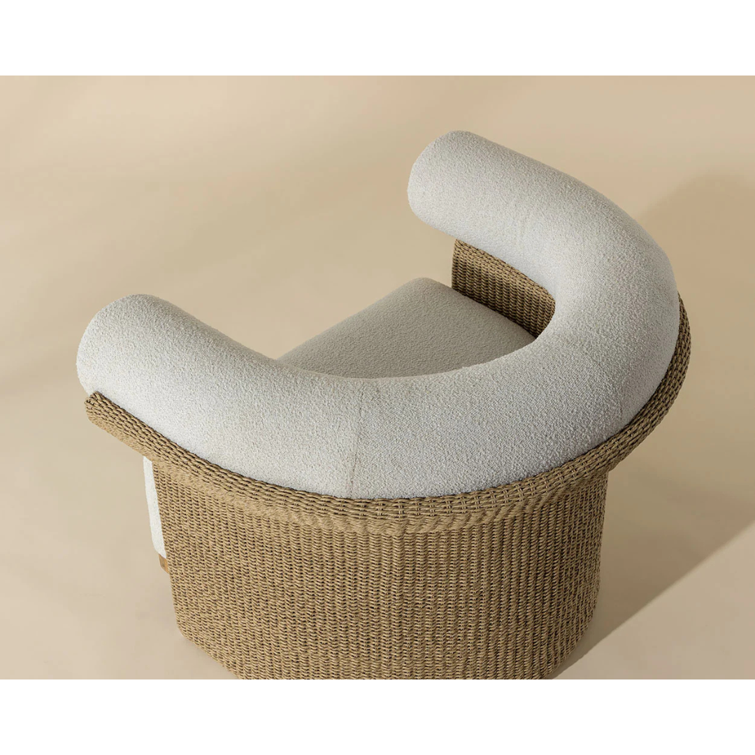 Aria Outdoor Lounge Chair