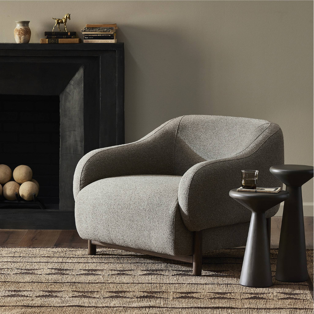 Aila Chair