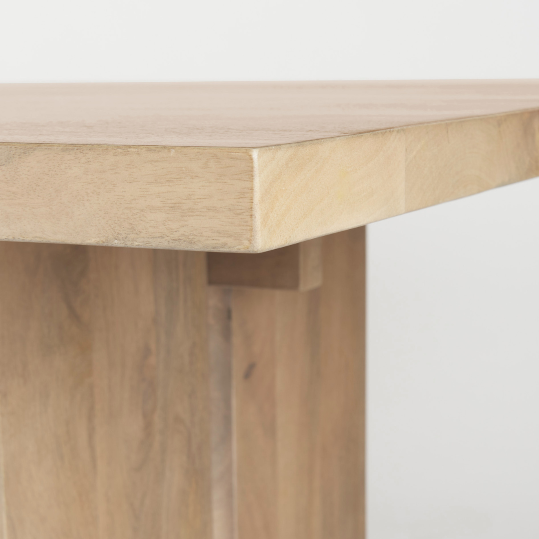 Aida Dining Table