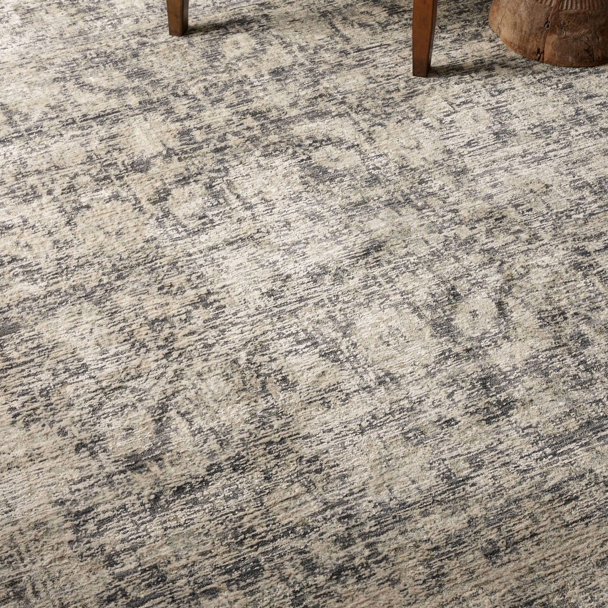 Alie (Amber Lewis × Loloi) ALE-05 Rug [Charcoal/Beige]