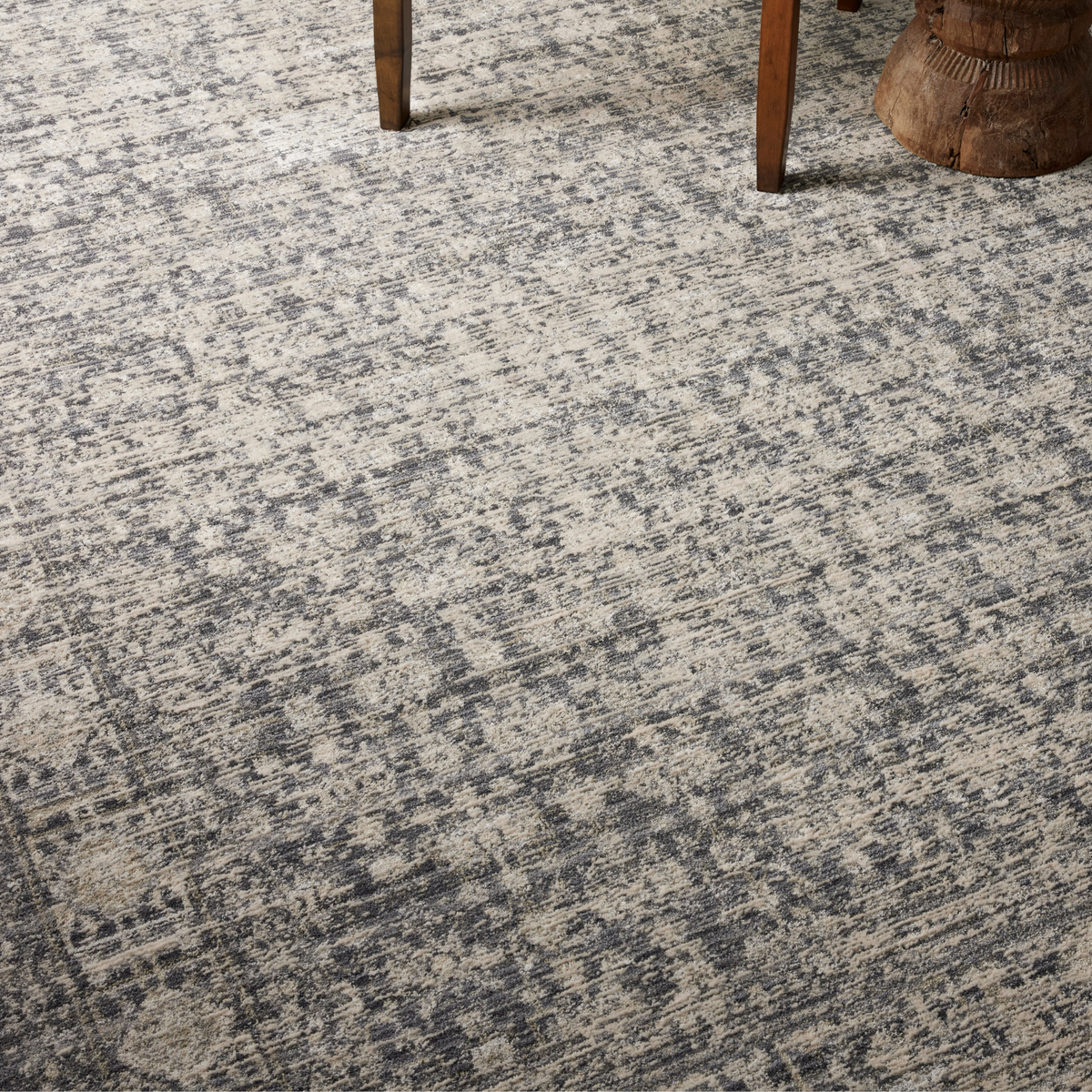 Alie (Amber Lewis × Loloi) ALE-03 Rug [Charcoal/Dove]