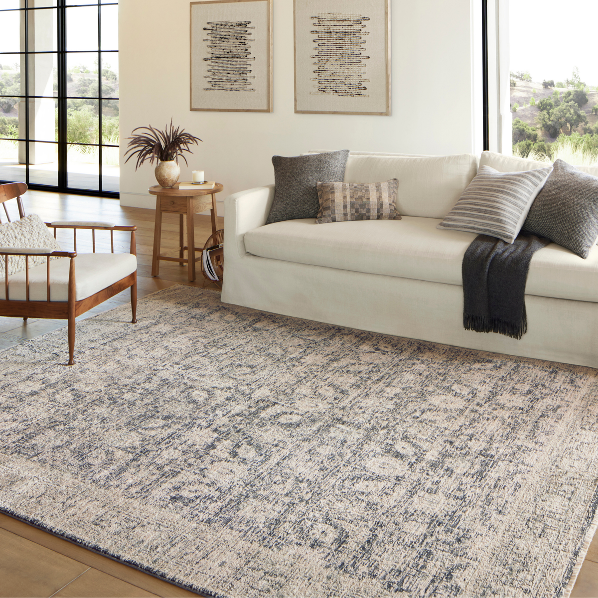 Alie (Amber Lewis × Loloi) ALE-05 Rug [Charcoal/Beige]
