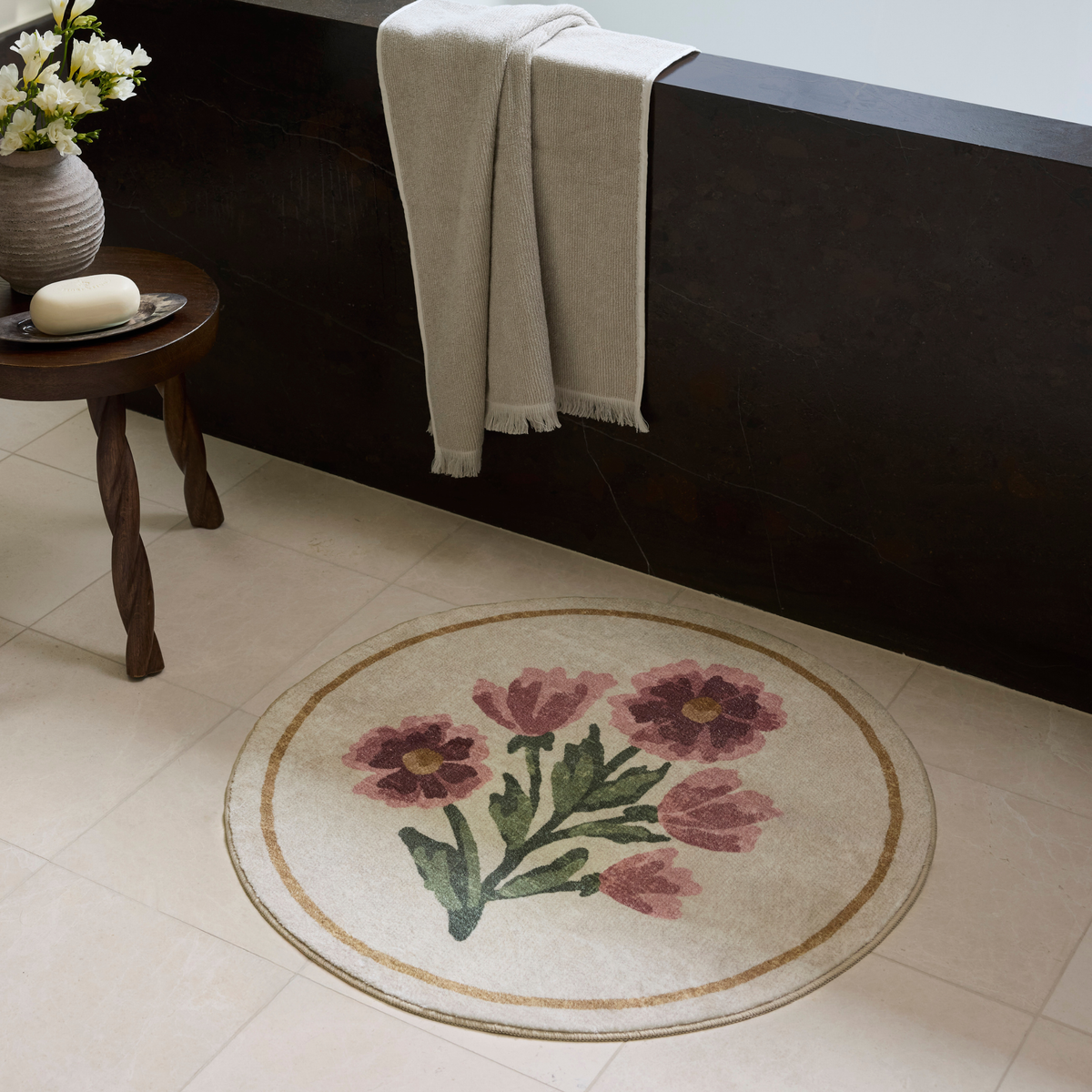 Clove CLO-01 (Chris Loves Julia × Loloi) Round Bath Mat [Ivory/Pink]