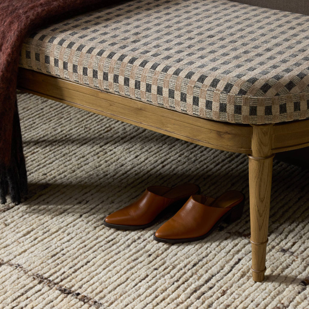 Moya Accent Bench