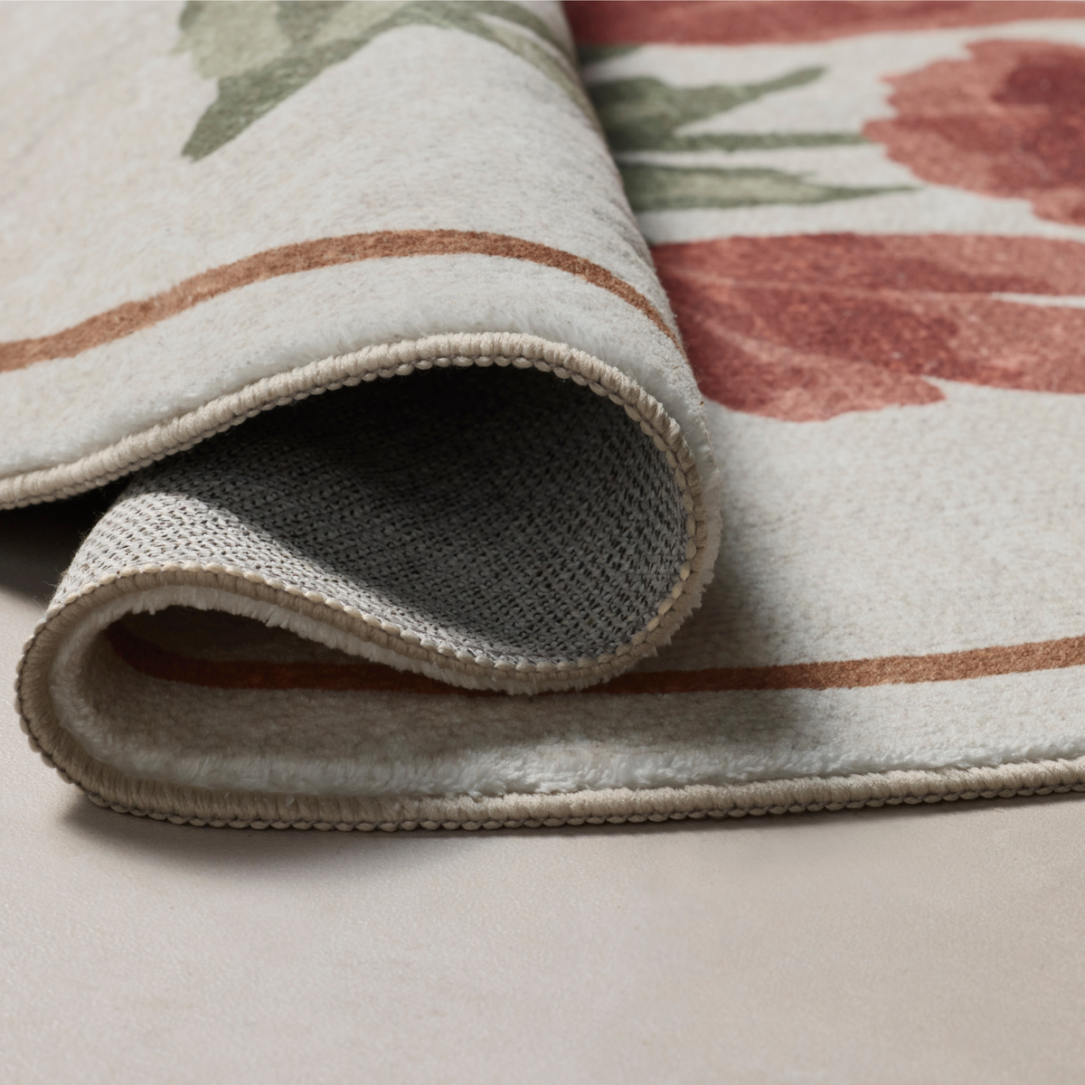 Clove CLO-01 (Chris Loves Julia × Loloi) Round Bath Mat [Ivory/Red]