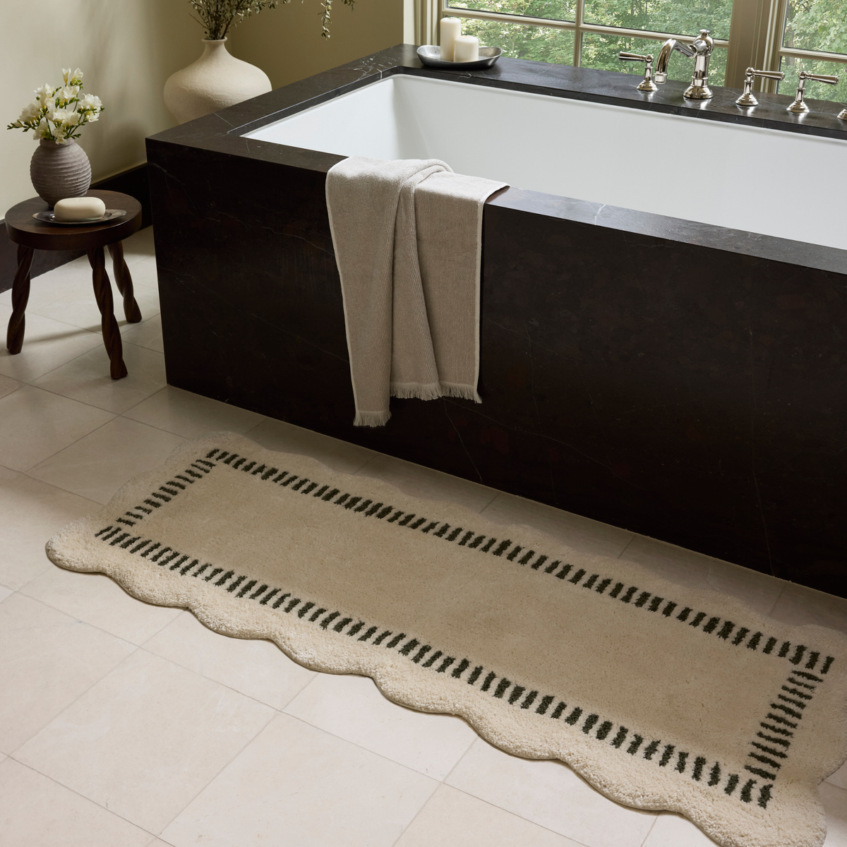 Valerie (Chris Loves Julia × Loloi) VLR-01 Bath Mat [Ivory/Green]
