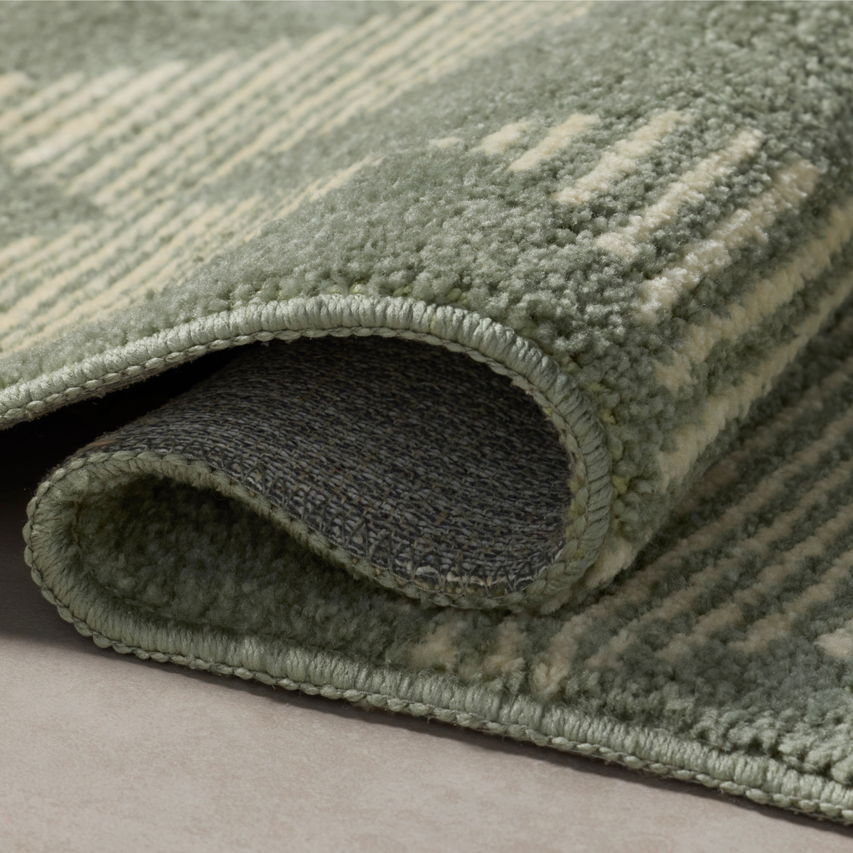 Lawrence (Chris Loves Julia × Loloi) LAW-01 Bath Mat [Mist/Ivory]