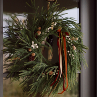 Snowberry Real Touch 12" Wreath