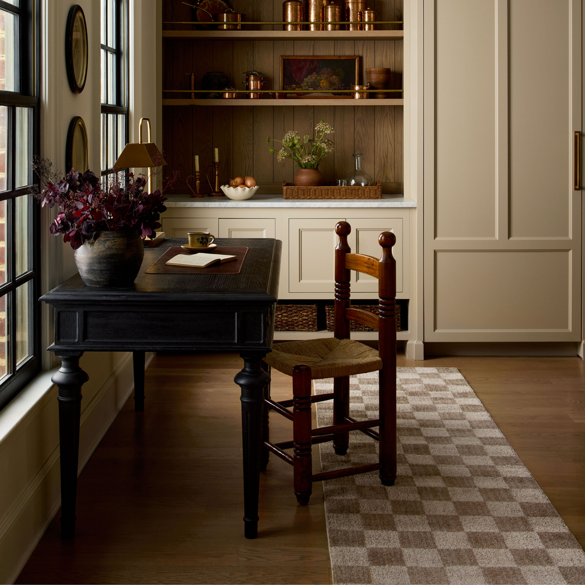 Calvin CLV-01 (Chris Loves Julia × Loloi) Rug [Pebble/Ivory]