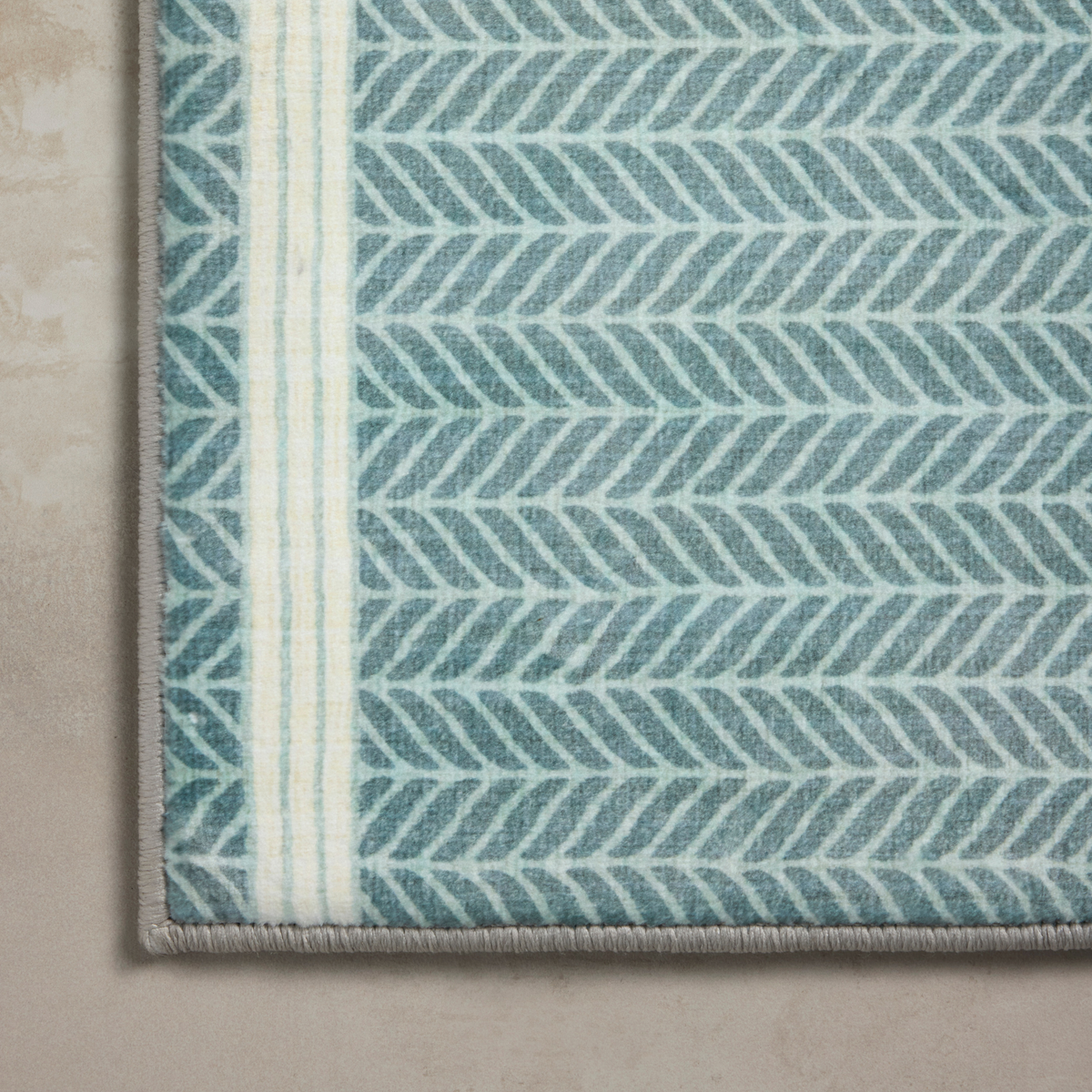 Marvin (Chris Loves Julia × Loloi) MRV-01 Bath Mat [Blue/Ivory]
