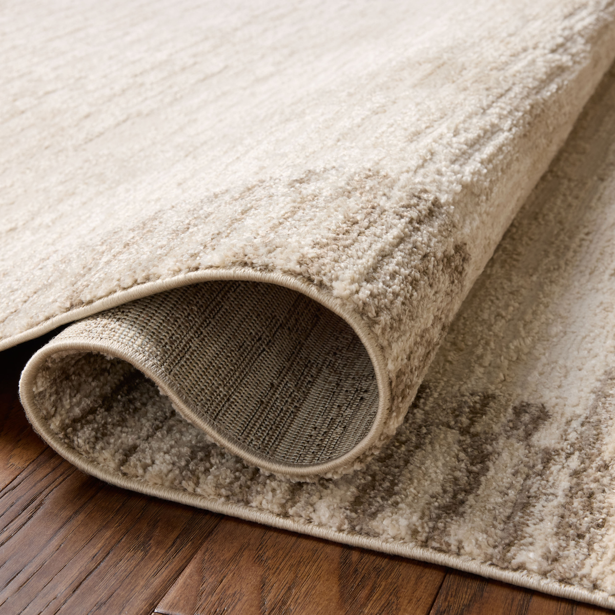 Calvin CLV-04 (Chris Loves Julia × Loloi) Rug [Ivory/Pebble]