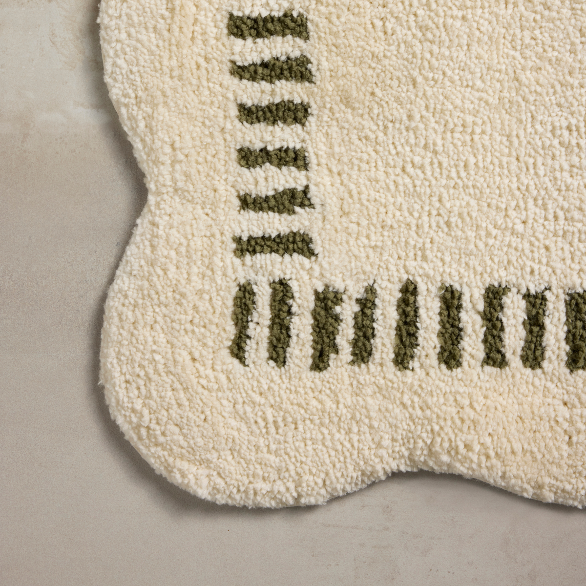 Valerie (Chris Loves Julia × Loloi) VLR-01 Bath Mat [Ivory/Green]