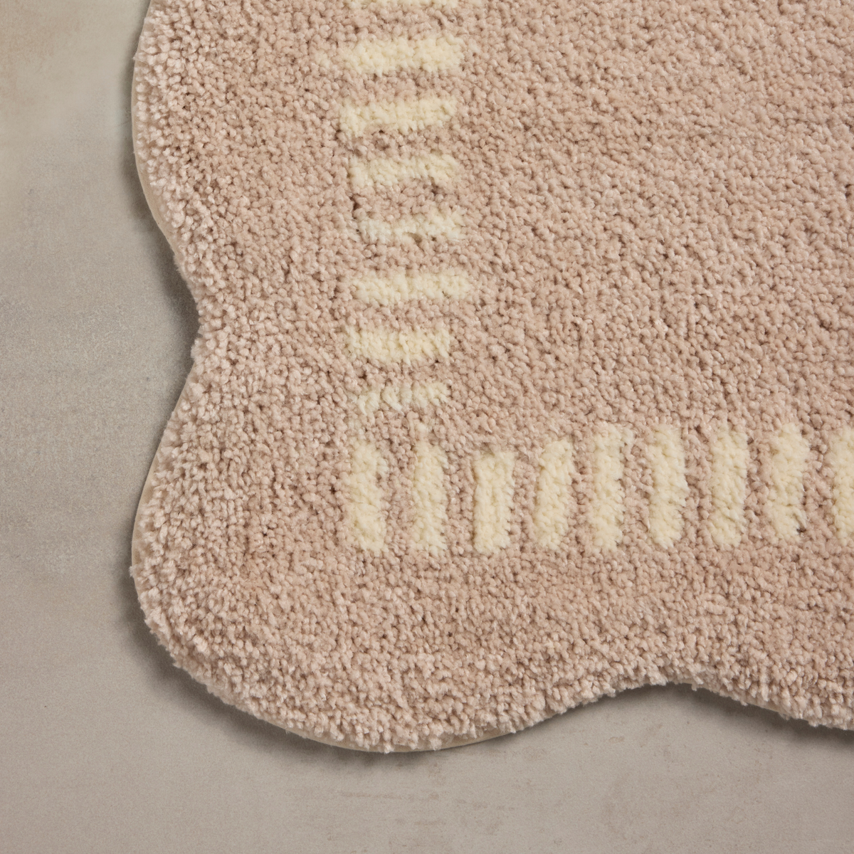 Valerie (Chris Loves Julia × Loloi) VLR-01 Bath Mat [Blush/Ivory]