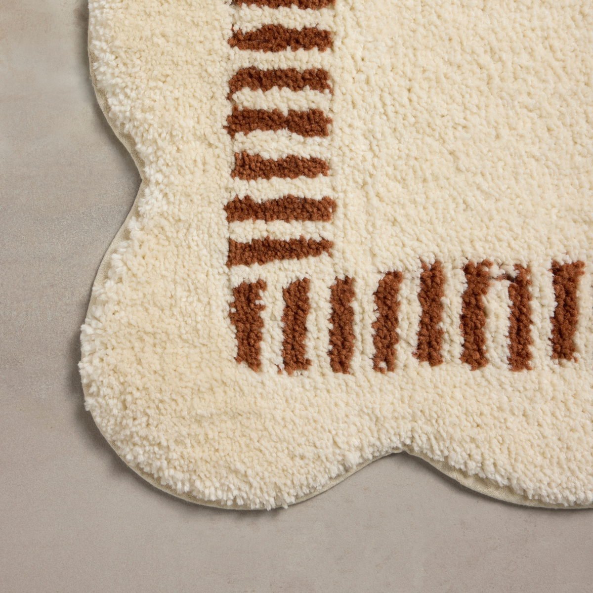 Valerie (Chris Loves Julia × Loloi) VLR-01 Bath Mat [Ivory/Brick]