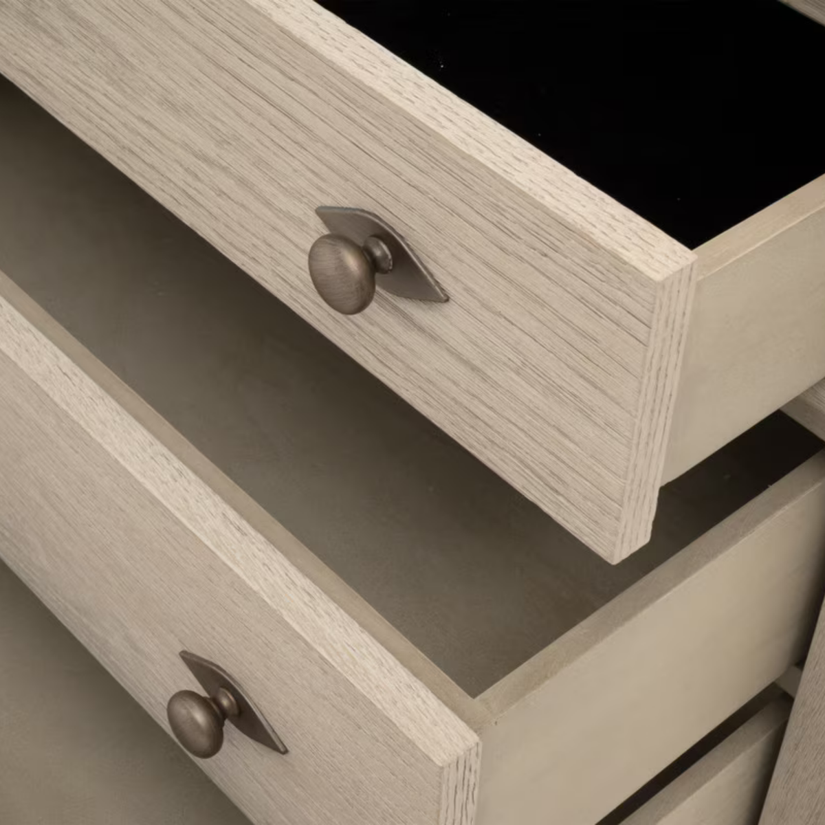 Oscar 3-Drawer Nightstand