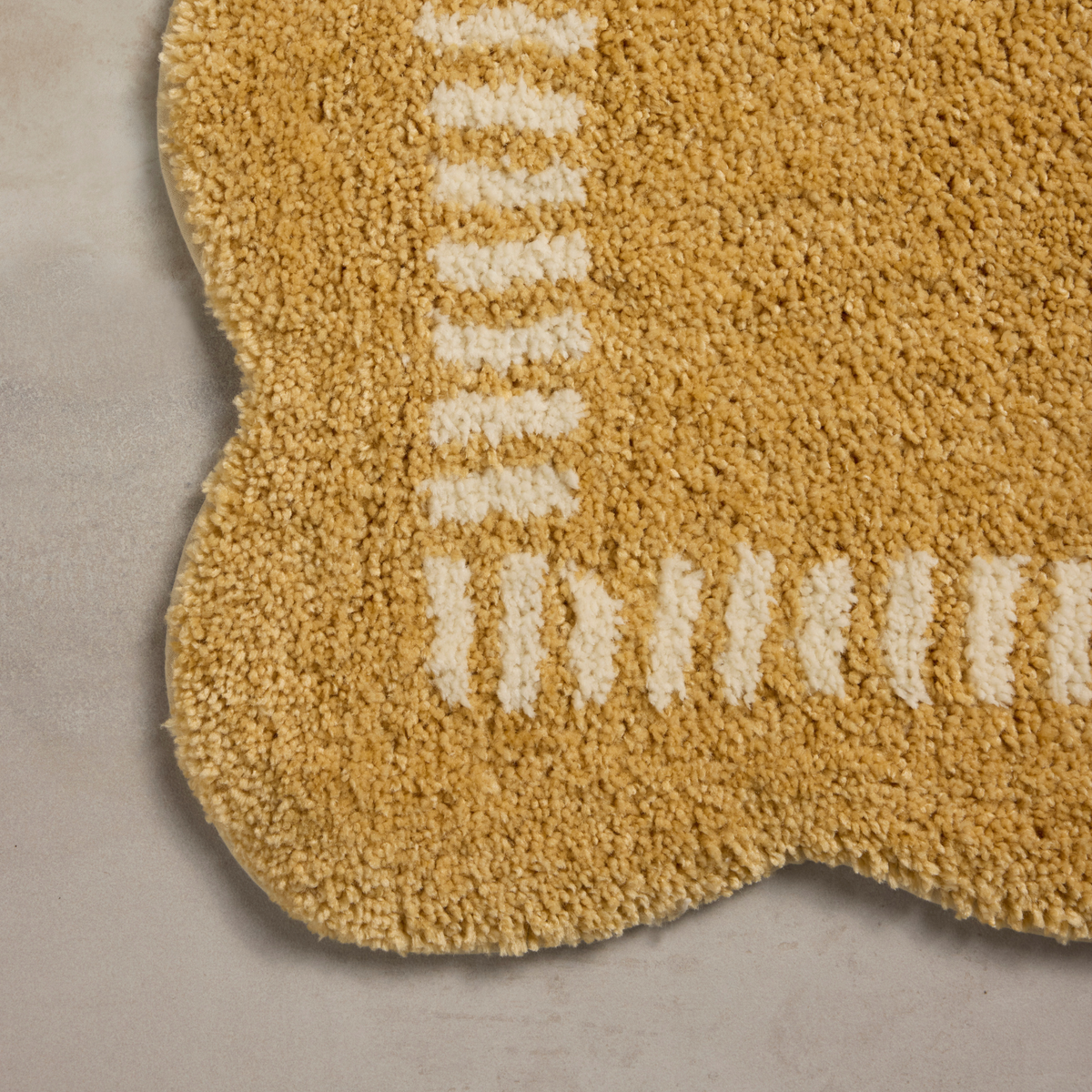 Valerie (Chris Loves Julia × Loloi) VLR-01 Bath Mat [Wheat/Ivory]