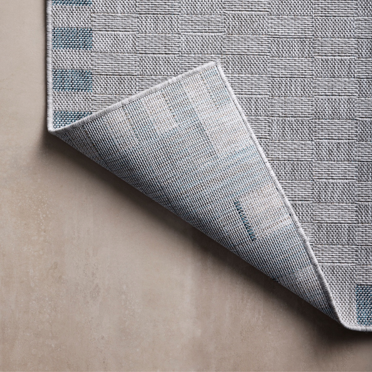 Topanga (Amber Lewis × Loloi) TOP-07 Indoor/Outdoor Rug [Silver/Blue]