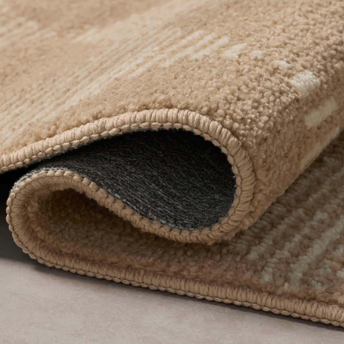 Lawrence (Chris Loves Julia × Loloi) LAW-01 Bath Mat [Sand/Ivory]