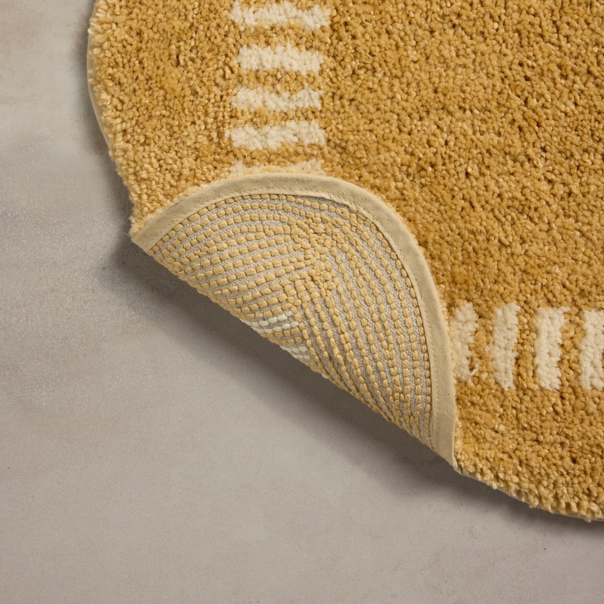 Valerie (Chris Loves Julia × Loloi) VLR-01 Bath Mat [Wheat/Ivory]