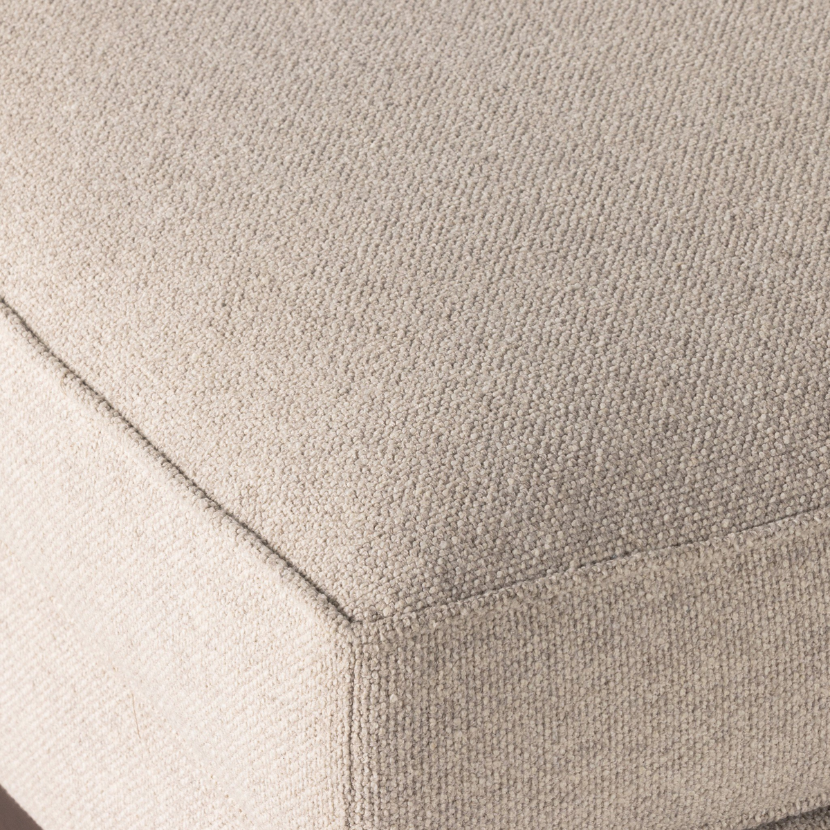 Lawrence 2-Piece Sectional w/ Chaise [Performance]