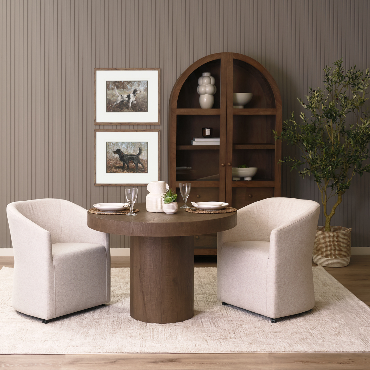 Lyonne 42" Round Pedestal Dining Table
