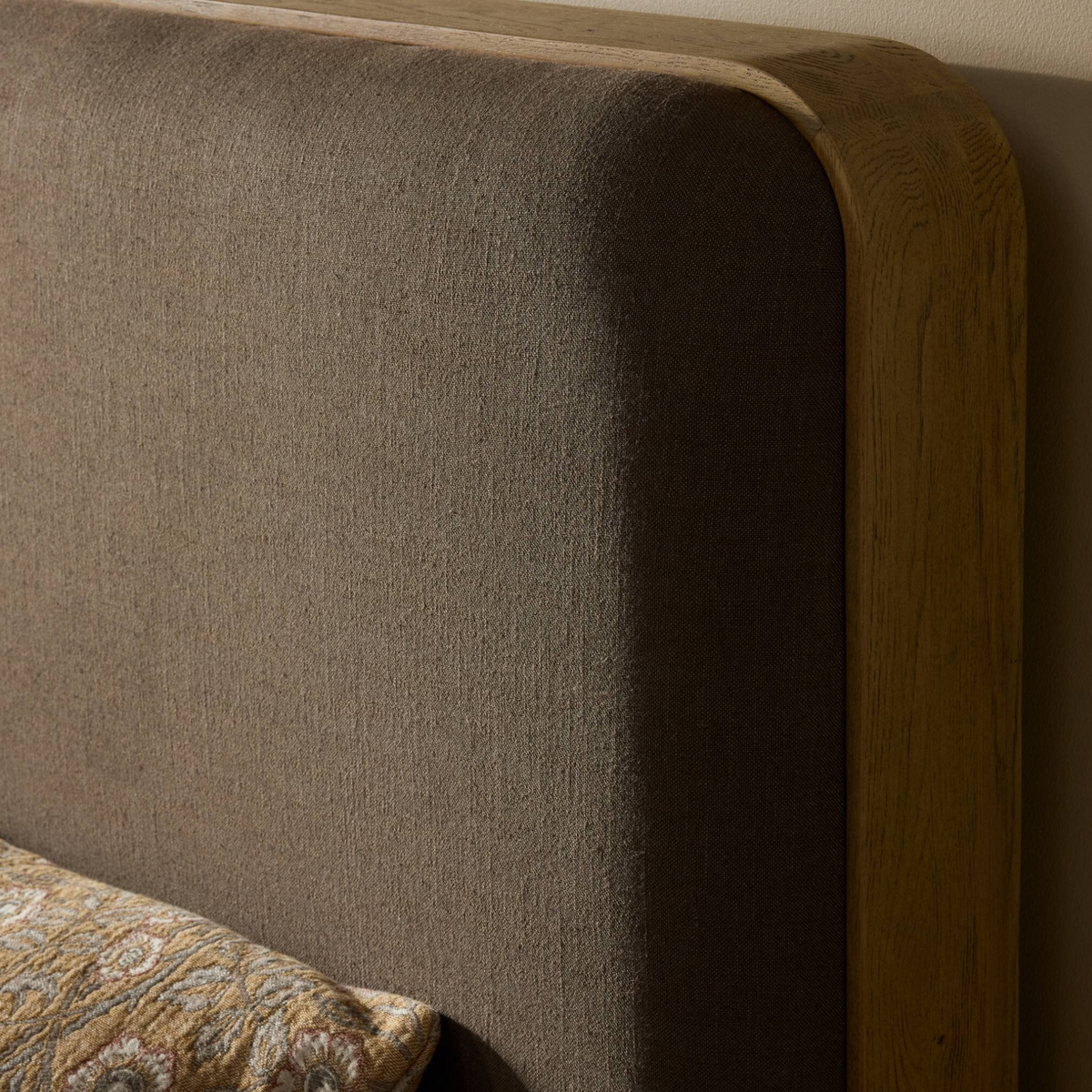 Pierce King Bed [Savoy Coffee]