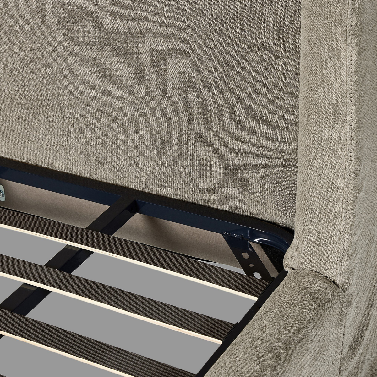 Meryl Slipcover King Bed [Broadway Stone]
