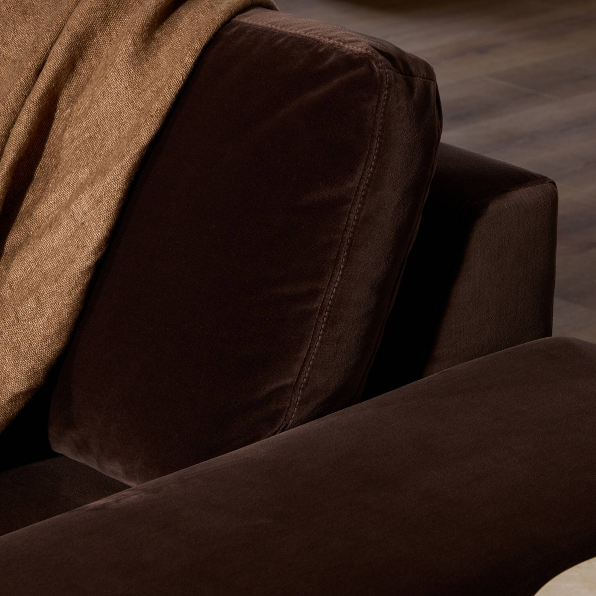 Isaiah 3-Piece Sectional [Surrey Cocoa Performance Fabric]