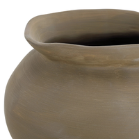 Evariste Vase