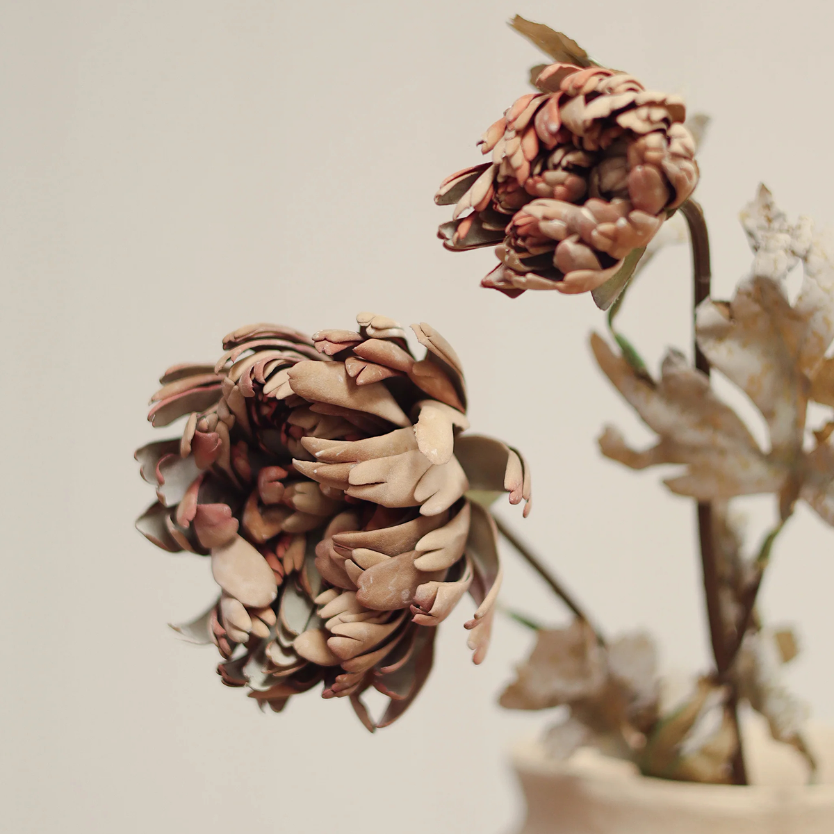 Real Touch Blooming Dahlia Spray [Brown]