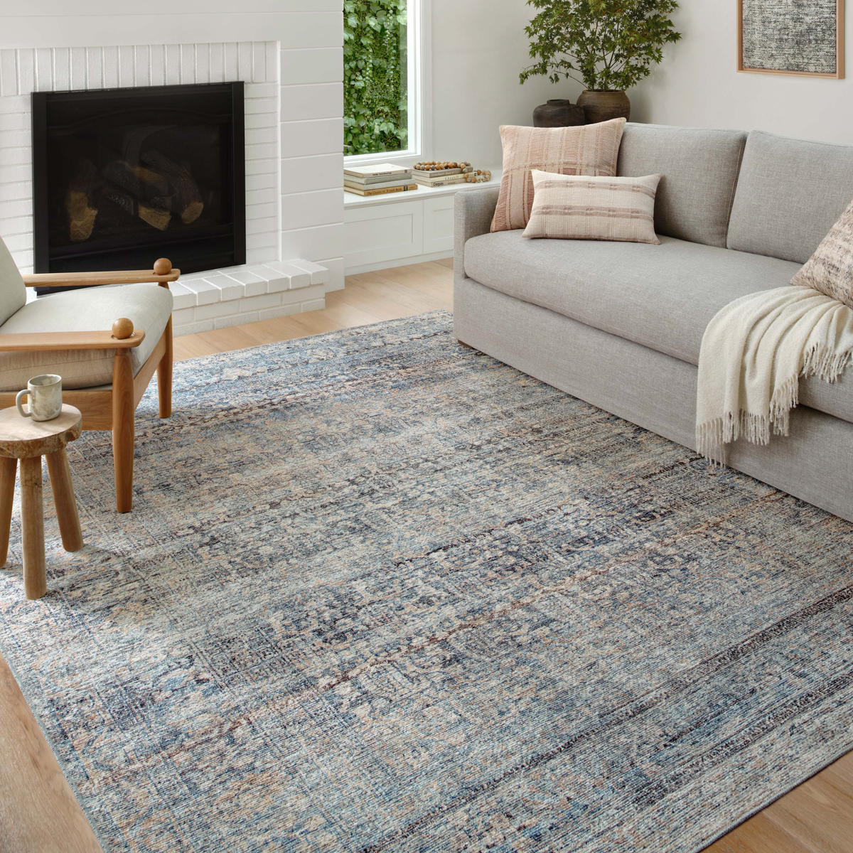 Billie (Amber Lewis × Loloi) BIL-05 Rug [Denim/Blush]