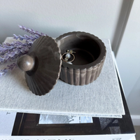 Fluted Pinch Bowl /w Lid - Mocha Stone