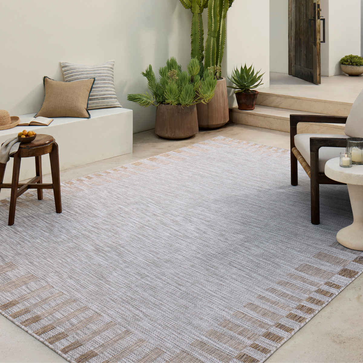 Topanga (Amber Lewis × Loloi) TOP-08 Indoor/Outdoor Rug [Silver/Natural]