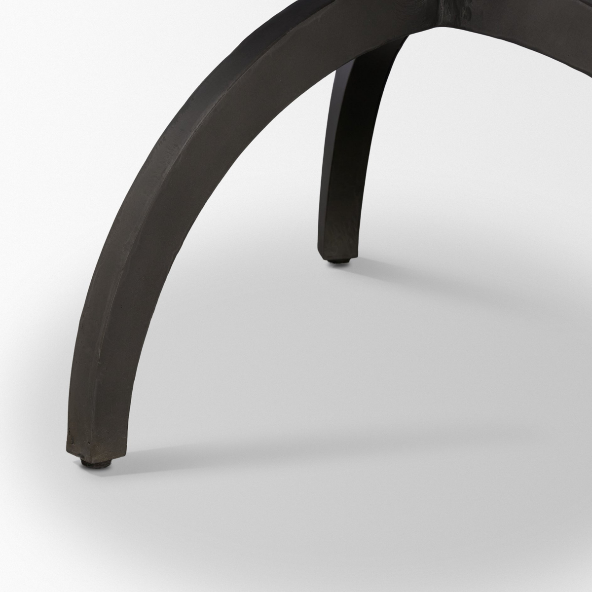 Veneto 40" Round Dining Table
