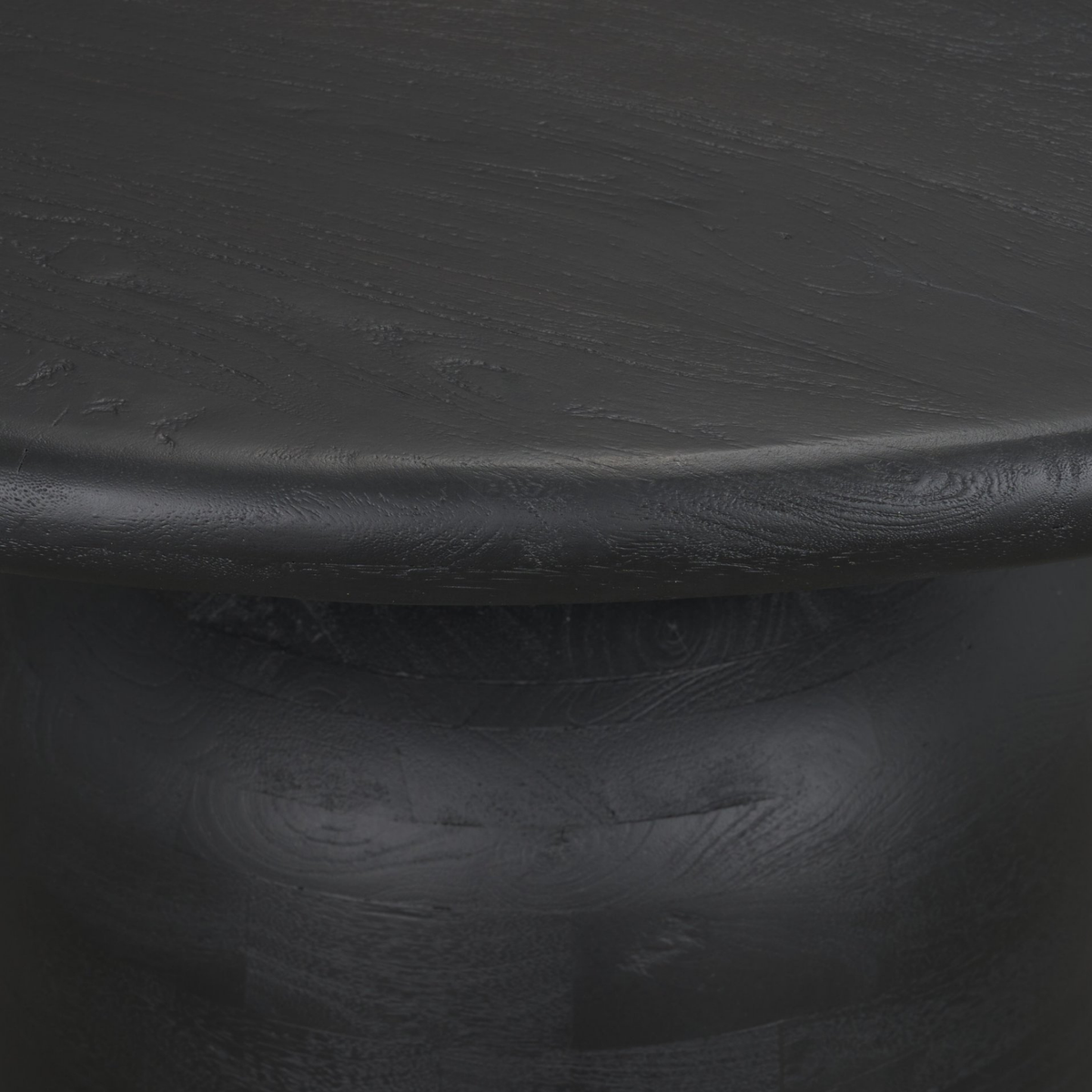 Atlas Round Pedestal Dining Table