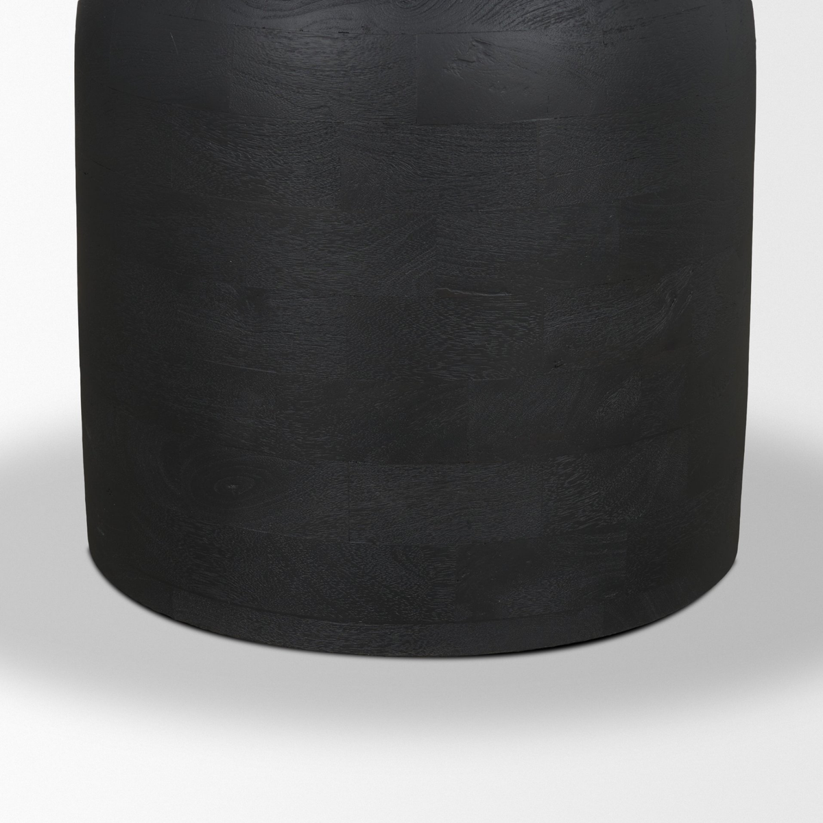 Atlas Round Pedestal Dining Table