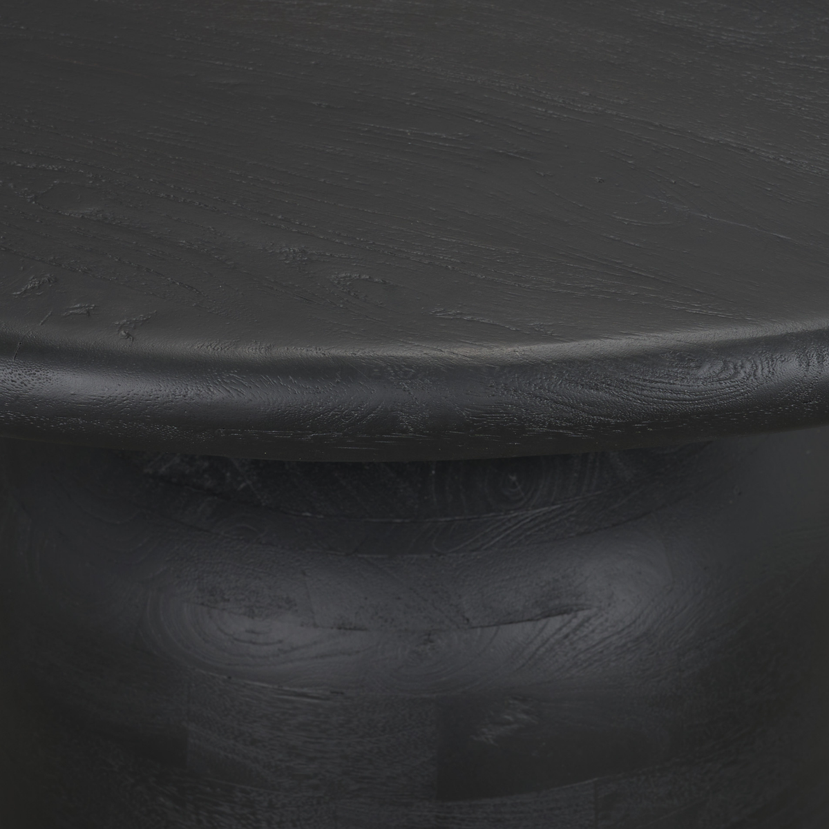 Atlas Round Pedestal Dining Table