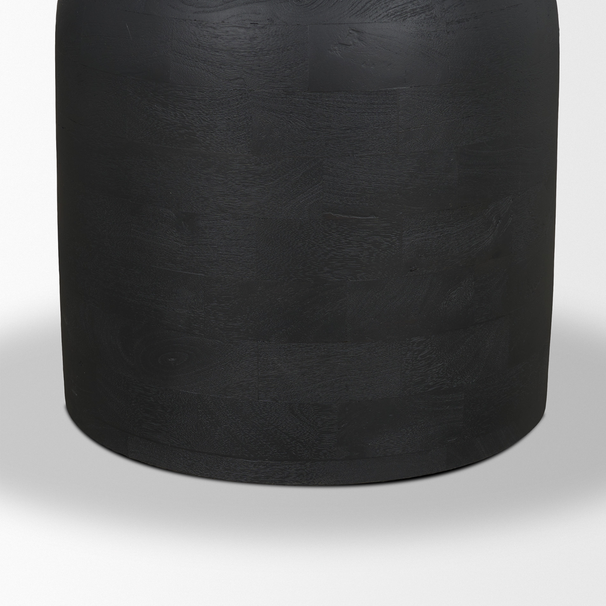 Atlas Round Pedestal Dining Table