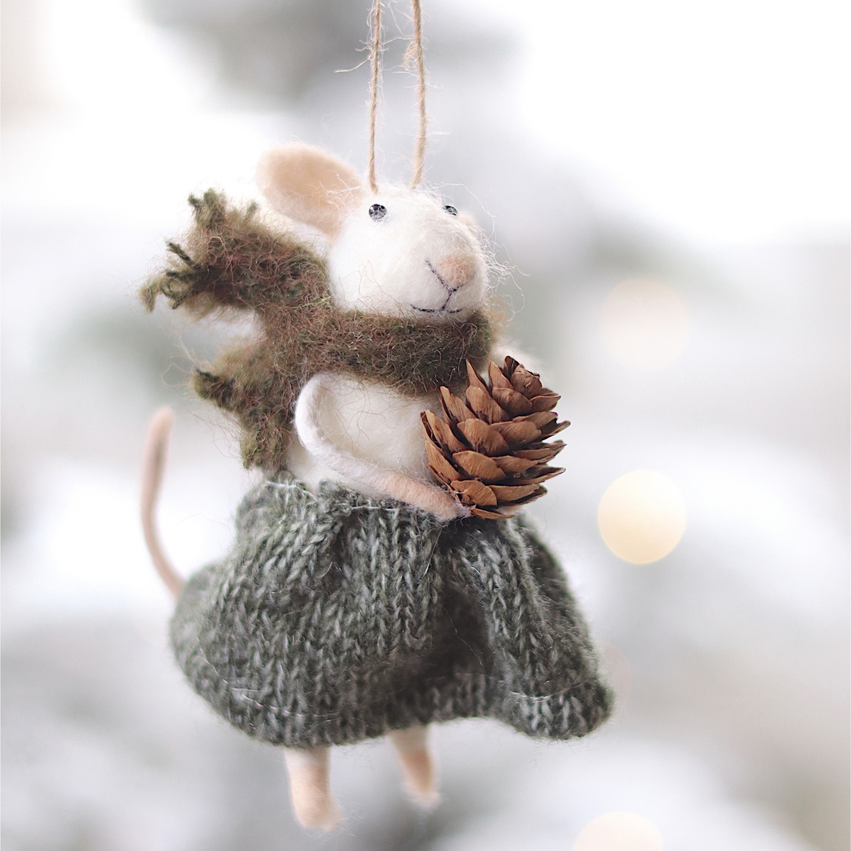 Mouse Ornament [Pinecone Patrice]