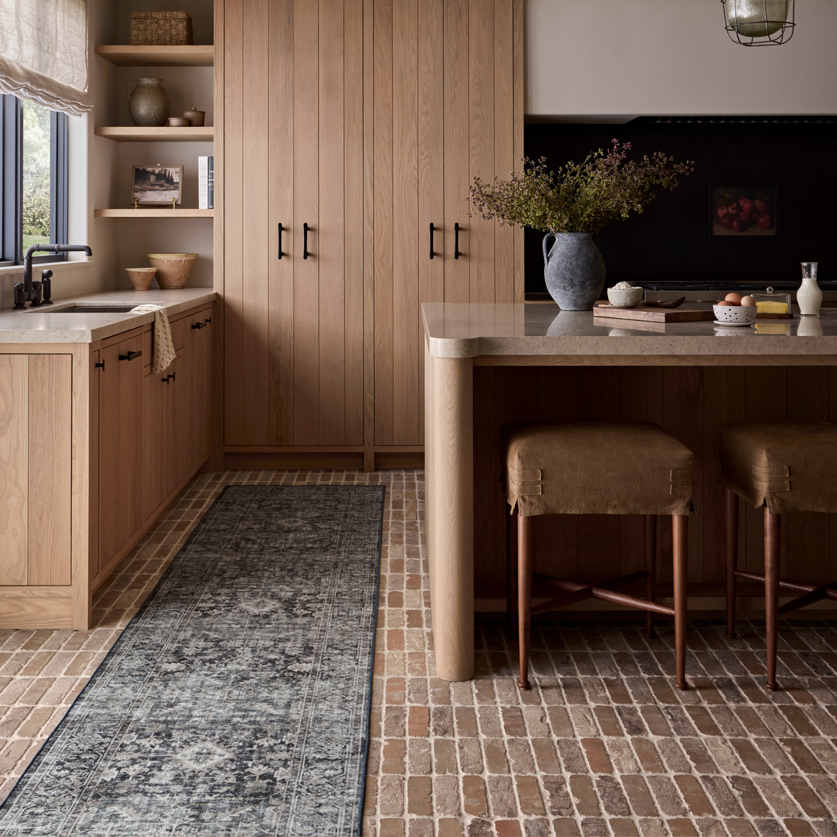 Josie (Amber Lewis × Loloi) JOS-01 Machine Washable Rug [Ocean/Natural]