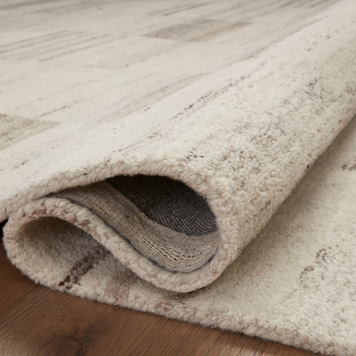 Rocky (Amber Lewis × Loloi) ROC-04 Rug [Ivory/Dove]