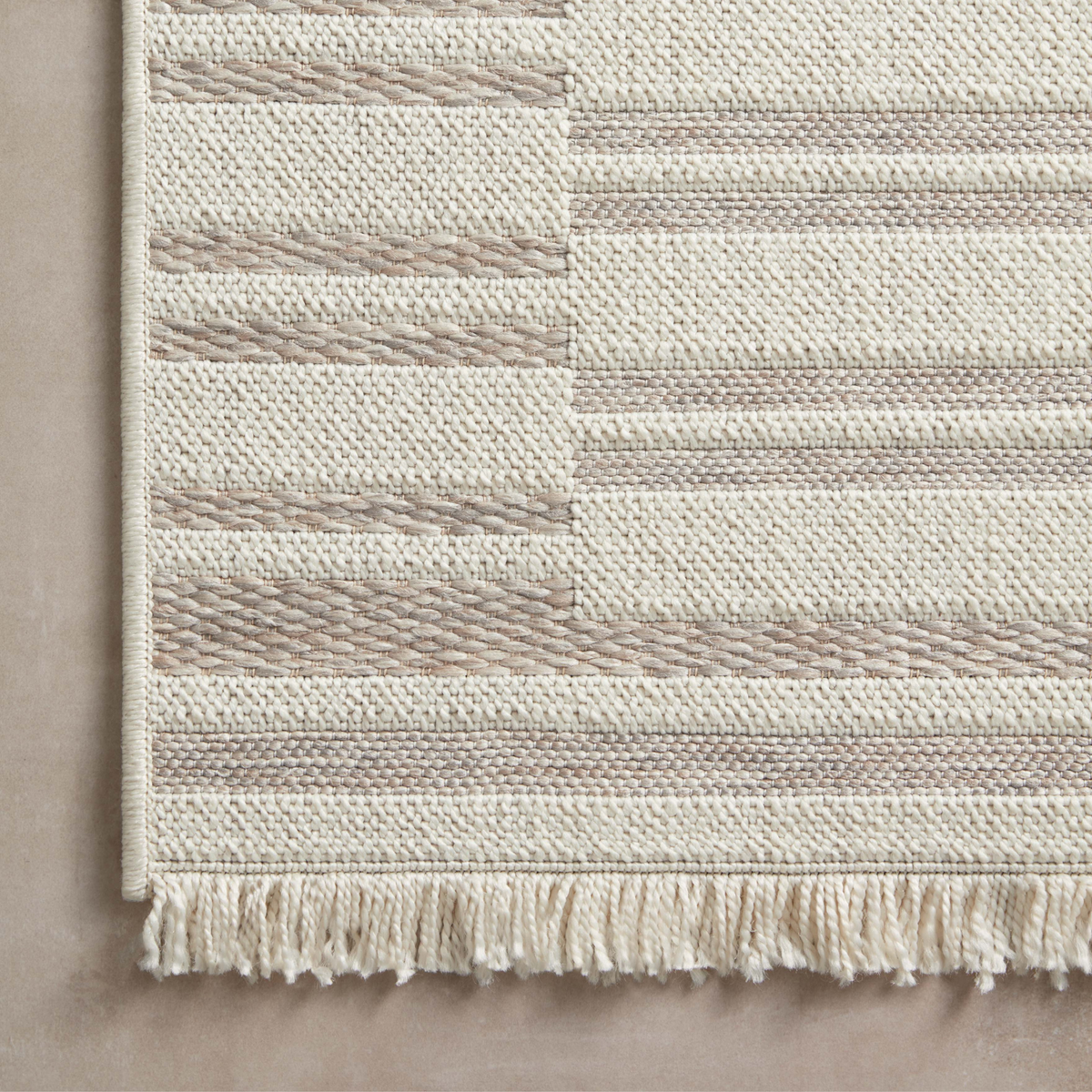Malibu (Amber Lewis × Loloi) MAB-03 Indoor/Outdoor Rug [Ivory/Dove]