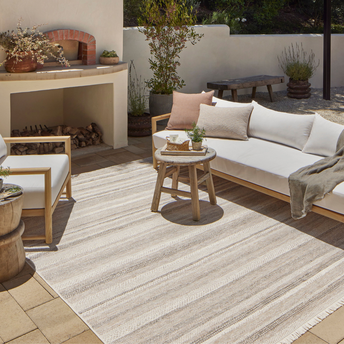 Malibu (Amber Lewis × Loloi) MAB-02 Indoor/Outdoor Rug [Ivory/Dove]