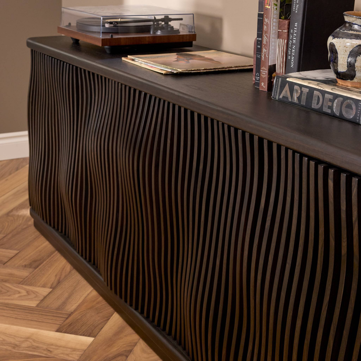 Tarian Sideboard