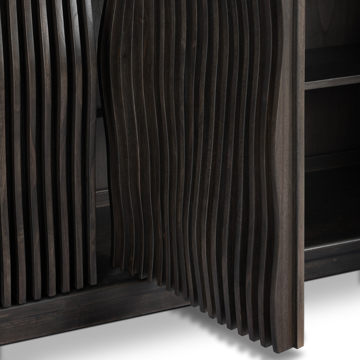 Tarian Sideboard