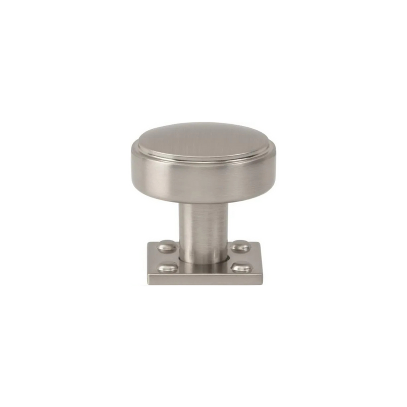 Benning [1 1/4"] Cabinet Knob with Backplate