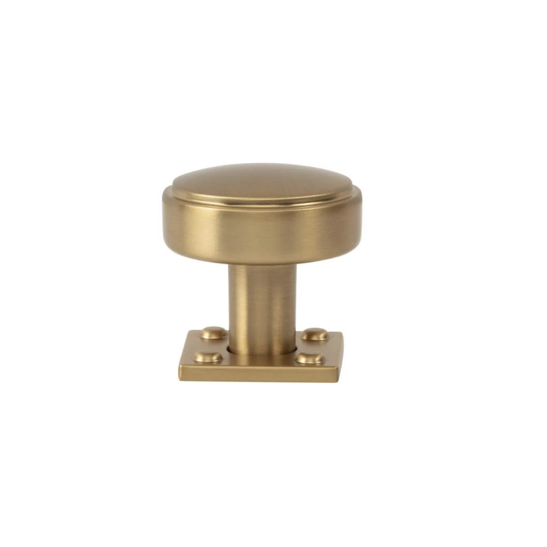 Benning [1 1/4"] Cabinet Knob with Backplate