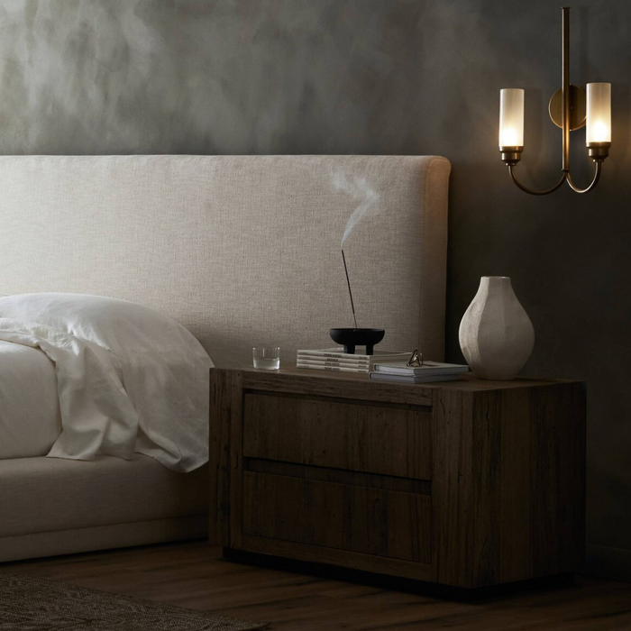 Daisha Sconce