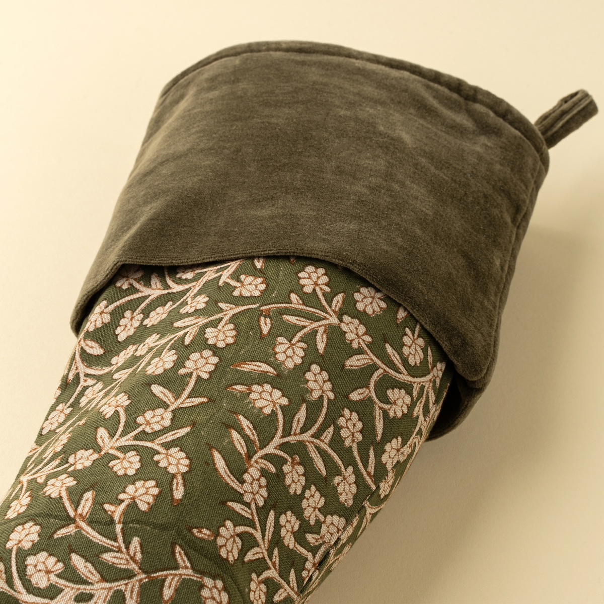 Stocking - Wildvine Velvet [Olive]